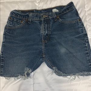 Levi shorts !!